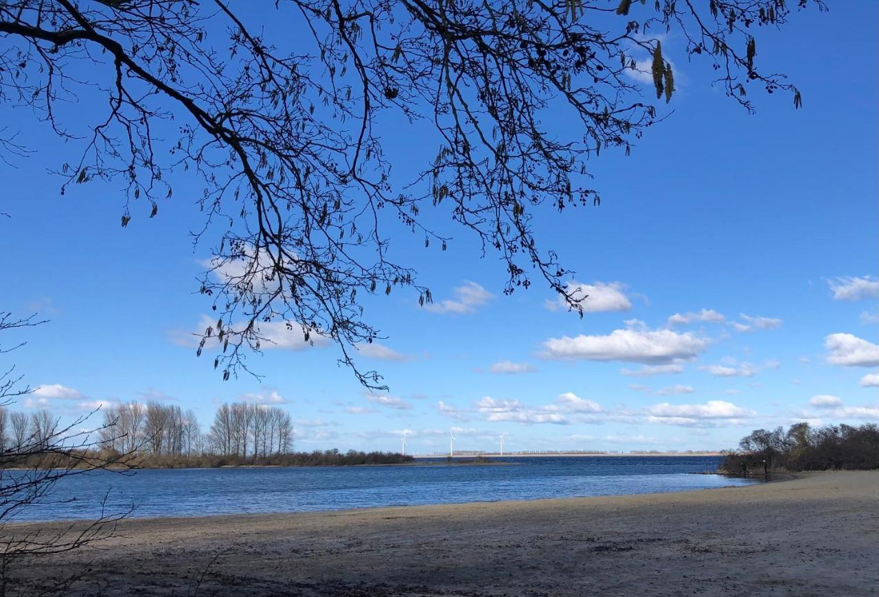 'T Achterom Villa Bruinisse Bagian luar foto